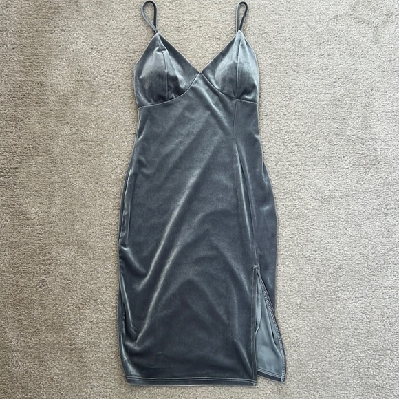 Green Velvet dress - Picture 1 of 2